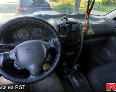 Серый Хендай Санта Фе, объемом двигателя 2 л и пробегом 290 тыс. км за 3500 $, фото 2 на Automoto.ua