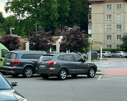 Сірий Хендай Санта Фе, об'ємом двигуна 2.19 л та пробігом 320 тис. км за 10000 $, фото 27 на Automoto.ua