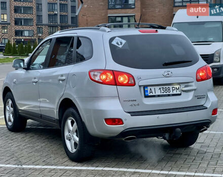 Серый Хендай Санта Фе, объемом двигателя 2.19 л и пробегом 260 тыс. км за 8950 $, фото 6 на Automoto.ua