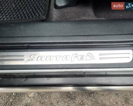 Сірий Хендай Санта Фе, об'ємом двигуна 2.2 л та пробігом 283 тис. км за 9300 $, фото 49 на Automoto.ua