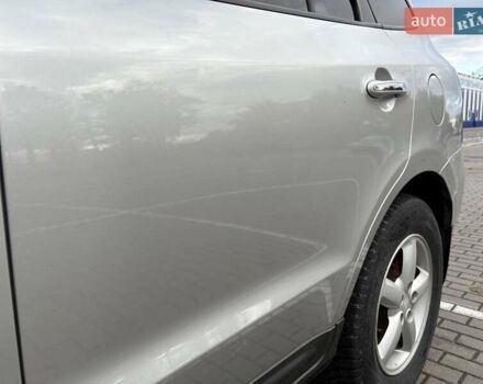 Серый Хендай Санта Фе, объемом двигателя 2.19 л и пробегом 276 тыс. км за 8550 $, фото 31 на Automoto.ua