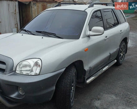 Серый Хендай Санта Фе, объемом двигателя 2 л и пробегом 200 тыс. км за 7650 $, фото 1 на Automoto.ua