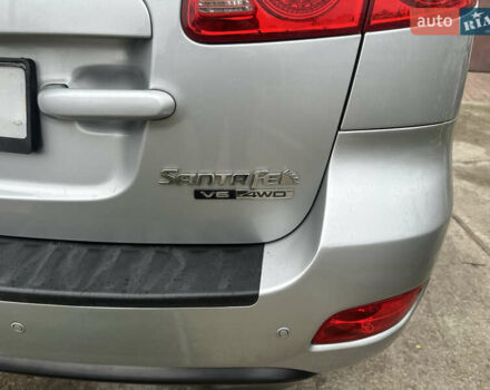 Серый Хендай Санта Фе, объемом двигателя 2.7 л и пробегом 198 тыс. км за 10800 $, фото 26 на Automoto.ua