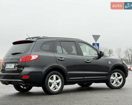 Серый Хендай Санта Фе, объемом двигателя 2.2 л и пробегом 232 тыс. км за 10555 $, фото 9 на Automoto.ua