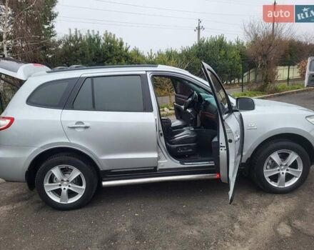 Сірий Хендай Санта Фе, об'ємом двигуна 2.2 л та пробігом 283 тис. км за 9300 $, фото 57 на Automoto.ua