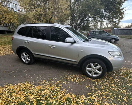 Серый Хендай Санта Фе, объемом двигателя 2.2 л и пробегом 340 тыс. км за 8300 $, фото 3 на Automoto.ua