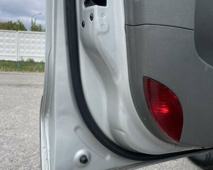 Сірий Хендай Санта Фе, об'ємом двигуна 2.35 л та пробігом 129 тис. км за 7000 $, фото 6 на Automoto.ua