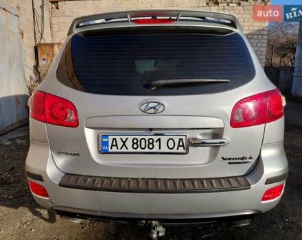 Серый Хендай Санта Фе, объемом двигателя 2.19 л и пробегом 215 тыс. км за 10500 $, фото 2 на Automoto.ua