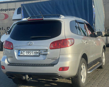 Серый Хендай Санта Фе, объемом двигателя 2.19 л и пробегом 280 тыс. км за 9000 $, фото 4 на Automoto.ua