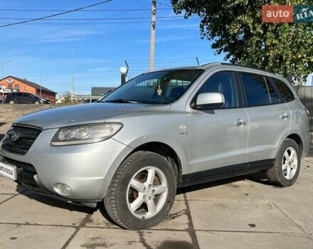 Серый Хендай Санта Фе, объемом двигателя 2.19 л и пробегом 344 тыс. км за 8990 $, фото 2 на Automoto.ua