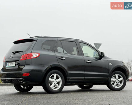 Серый Хендай Санта Фе, объемом двигателя 2.2 л и пробегом 232 тыс. км за 10555 $, фото 13 на Automoto.ua