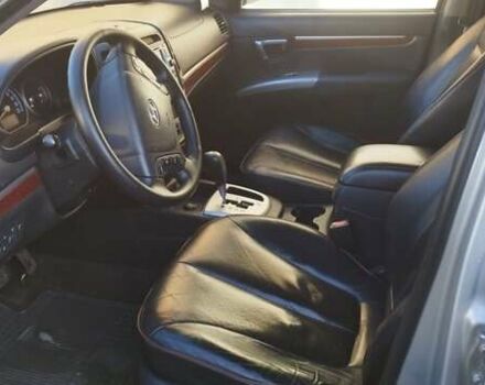 Сірий Хендай Санта Фе, об'ємом двигуна 2.19 л та пробігом 209 тис. км за 9000 $, фото 4 на Automoto.ua