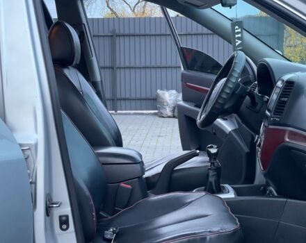 Серый Хендай Санта Фе, объемом двигателя 2.2 л и пробегом 337 тыс. км за 9300 $, фото 15 на Automoto.ua