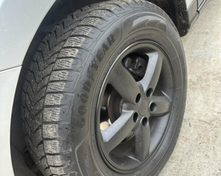 Серый Хендай Санта Фе, объемом двигателя 2.7 л и пробегом 198 тыс. км за 10800 $, фото 30 на Automoto.ua