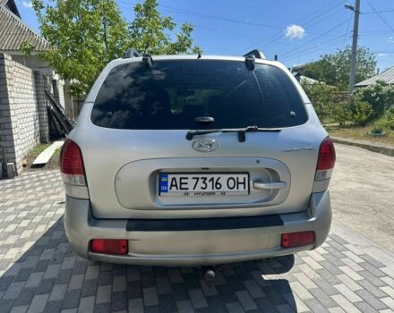 Серый Хендай Санта Фе, объемом двигателя 2 л и пробегом 123 тыс. км за 6555 $, фото 2 на Automoto.ua