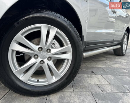 Сірий Хендай Санта Фе, об'ємом двигуна 2.7 л та пробігом 167 тис. км за 7850 $, фото 42 на Automoto.ua