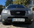Серый Хендай Санта Фе, объемом двигателя 2.19 л и пробегом 325 тыс. км за 8250 $, фото 1 на Automoto.ua