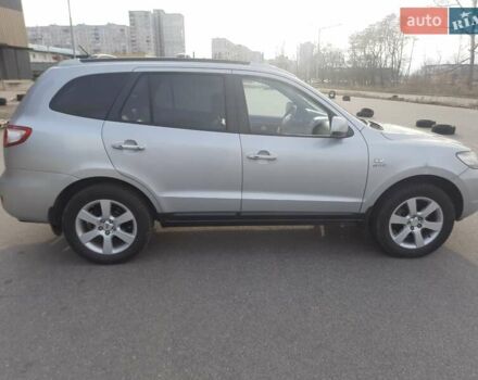 Серый Хендай Санта Фе, объемом двигателя 2.19 л и пробегом 225 тыс. км за 9500 $, фото 2 на Automoto.ua
