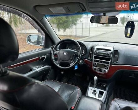 Сірий Хендай Санта Фе, об'ємом двигуна 2.19 л та пробігом 233 тис. км за 8900 $, фото 10 на Automoto.ua
