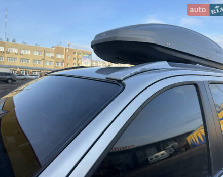 Серый Хендай Санта Фе, объемом двигателя 2.7 л и пробегом 198 тыс. км за 10800 $, фото 2 на Automoto.ua