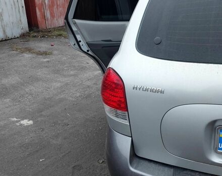 Серый Хендай Санта Фе, объемом двигателя 2 л и пробегом 200 тыс. км за 7650 $, фото 10 на Automoto.ua