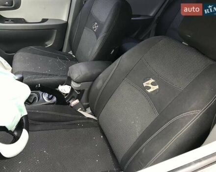 Серый Хендай Санта Фе, объемом двигателя 2 л и пробегом 170 тыс. км за 2500 $, фото 8 на Automoto.ua