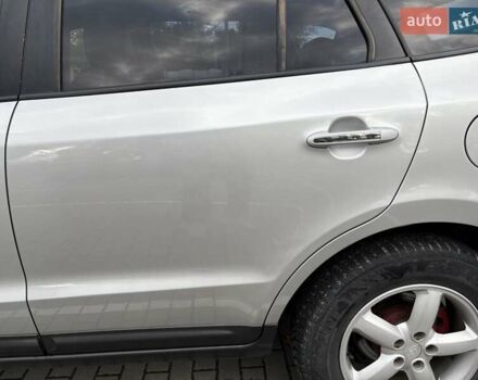 Серый Хендай Санта Фе, объемом двигателя 2.19 л и пробегом 276 тыс. км за 8550 $, фото 21 на Automoto.ua