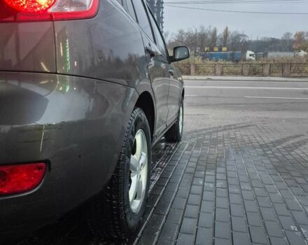 Серый Хендай Санта Фе, объемом двигателя 2.2 л и пробегом 237 тыс. км за 8500 $, фото 10 на Automoto.ua