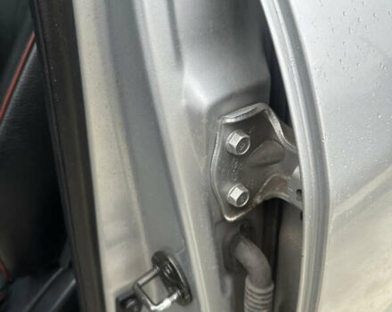 Серый Хендай Санта Фе, объемом двигателя 2.7 л и пробегом 198 тыс. км за 10800 $, фото 29 на Automoto.ua