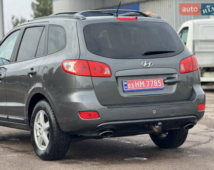 Серый Хендай Санта Фе, объемом двигателя 2.2 л и пробегом 260 тыс. км за 8700 $, фото 7 на Automoto.ua