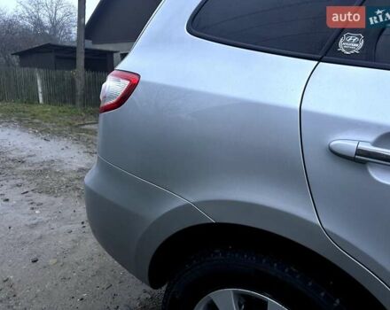 Сірий Хендай Санта Фе, об'ємом двигуна 2.2 л та пробігом 225 тис. км за 8850 $, фото 16 на Automoto.ua