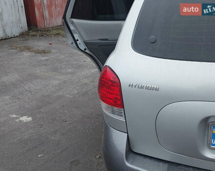 Серый Хендай Санта Фе, объемом двигателя 2 л и пробегом 200 тыс. км за 7650 $, фото 10 на Automoto.ua