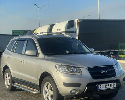 Серый Хендай Санта Фе, объемом двигателя 2.19 л и пробегом 280 тыс. км за 9000 $, фото 1 на Automoto.ua