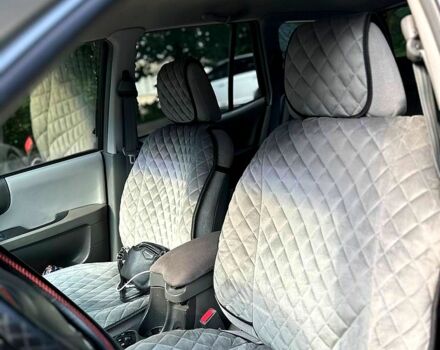 Серый Хендай Санта Фе, объемом двигателя 2 л и пробегом 132 тыс. км за 6700 $, фото 6 на Automoto.ua