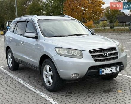 Серый Хендай Санта Фе, объемом двигателя 2.19 л и пробегом 276 тыс. км за 8550 $, фото 13 на Automoto.ua
