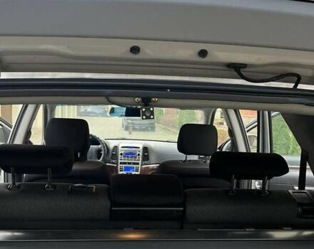 Серый Хендай Санта Фе, объемом двигателя 2.19 л и пробегом 285 тыс. км за 8700 $, фото 19 на Automoto.ua