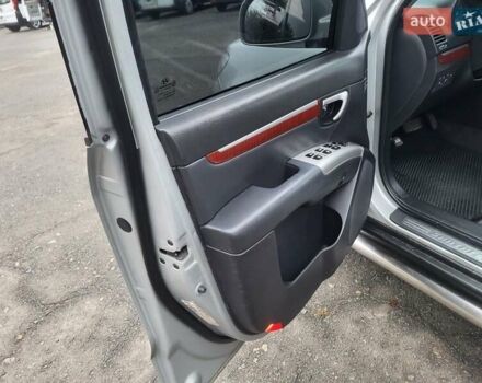 Сірий Хендай Санта Фе, об'ємом двигуна 2.2 л та пробігом 283 тис. км за 9300 $, фото 50 на Automoto.ua