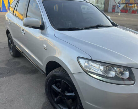 Серый Хендай Санта Фе, объемом двигателя 2.7 л и пробегом 198 тыс. км за 10800 $, фото 3 на Automoto.ua