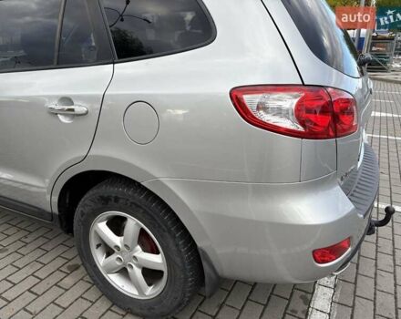 Серый Хендай Санта Фе, объемом двигателя 2.19 л и пробегом 276 тыс. км за 8550 $, фото 24 на Automoto.ua