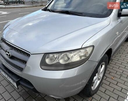 Серый Хендай Санта Фе, объемом двигателя 2.19 л и пробегом 276 тыс. км за 8550 $, фото 14 на Automoto.ua