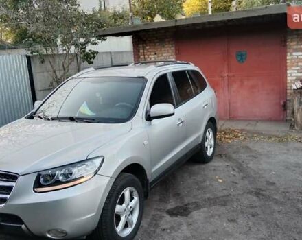 Серый Хендай Санта Фе, объемом двигателя 2.2 л и пробегом 215 тыс. км за 10500 $, фото 6 на Automoto.ua