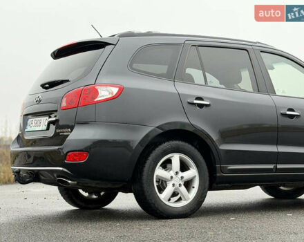 Серый Хендай Санта Фе, объемом двигателя 2.2 л и пробегом 232 тыс. км за 10555 $, фото 10 на Automoto.ua