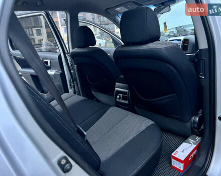 Серый Хендай Санта Фе, объемом двигателя 2.19 л и пробегом 260 тыс. км за 8950 $, фото 43 на Automoto.ua