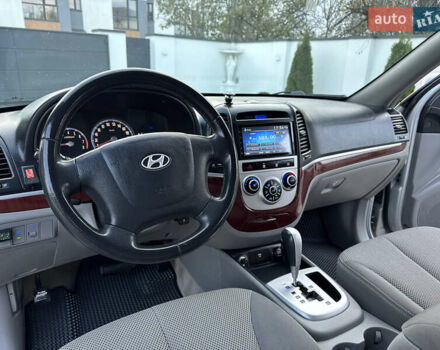 Сірий Хендай Санта Фе, об'ємом двигуна 2.7 л та пробігом 167 тис. км за 7850 $, фото 35 на Automoto.ua