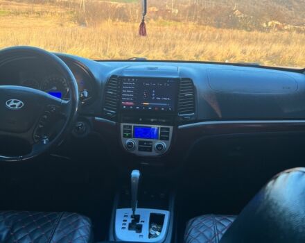 Серый Хендай Санта Фе, объемом двигателя 2.7 л и пробегом 210 тыс. км за 7800 $, фото 13 на Automoto.ua