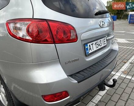 Серый Хендай Санта Фе, объемом двигателя 2.19 л и пробегом 276 тыс. км за 8550 $, фото 18 на Automoto.ua