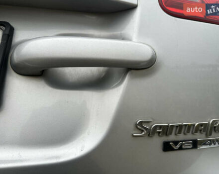 Серый Хендай Санта Фе, объемом двигателя 2.7 л и пробегом 198 тыс. км за 10800 $, фото 25 на Automoto.ua