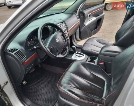 Сірий Хендай Санта Фе, об'ємом двигуна 2.2 л та пробігом 283 тис. км за 9300 $, фото 54 на Automoto.ua