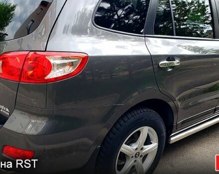 Серый Хендай Санта Фе, объемом двигателя 2.2 л и пробегом 230 тыс. км за 10400 $, фото 12 на Automoto.ua