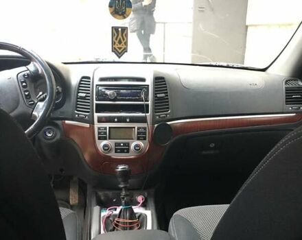 Сірий Хендай Санта Фе, об'ємом двигуна 2.2 л та пробігом 300 тис. км за 8500 $, фото 7 на Automoto.ua